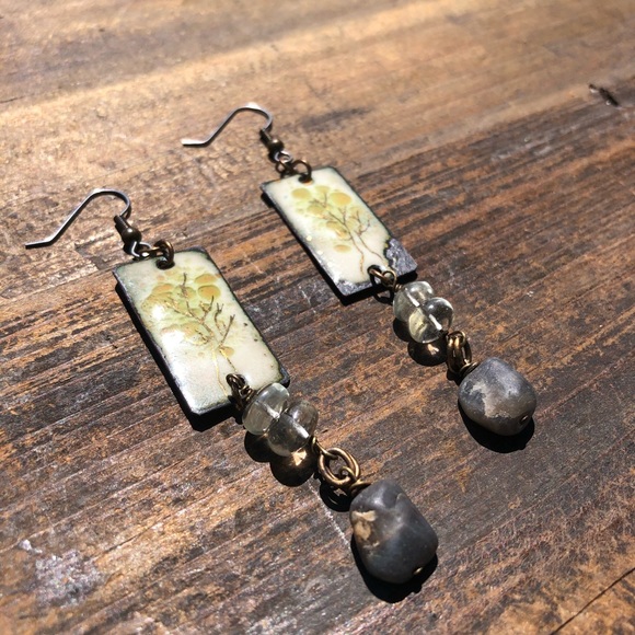 Green Amethyst Enamel Earrings - Picture 4 of 6